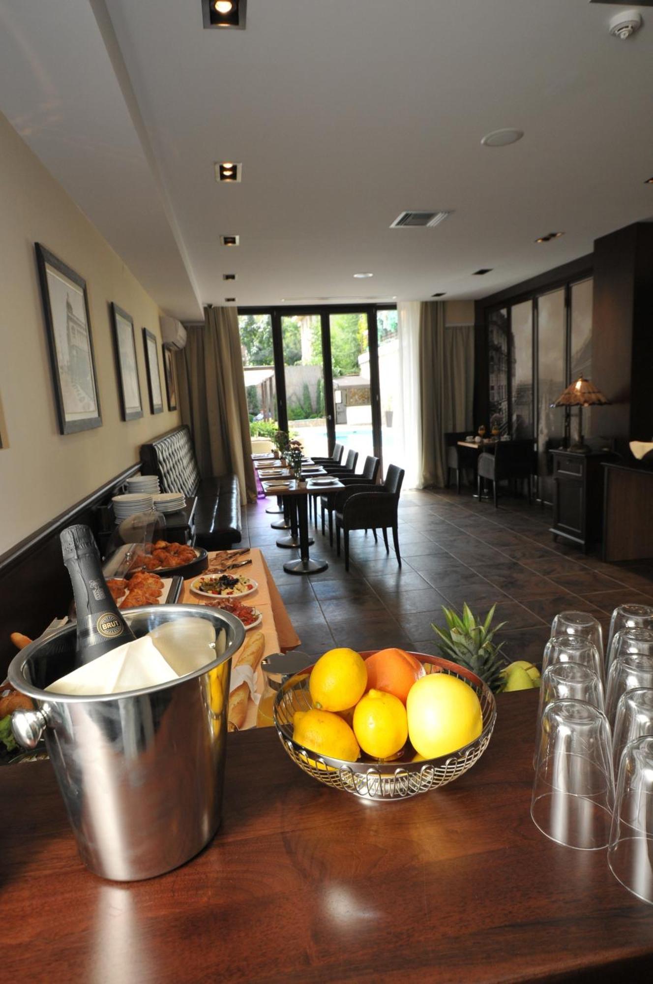 Belgrade Boutique House Bed & Breakfast ภายนอก รูปภาพ